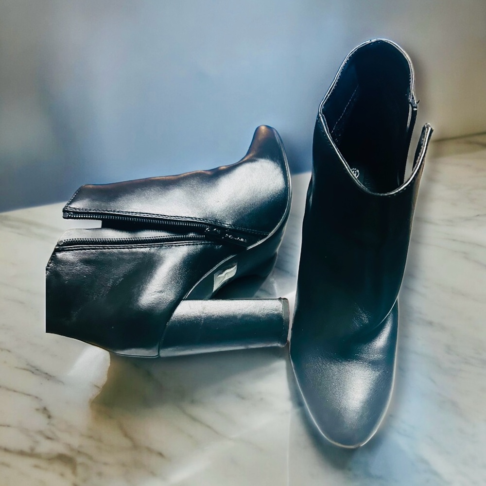 Elegant Black Ankle Boots